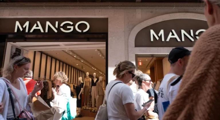 Estos 10 vaqueros de Mango son perfectos para combinar con cualquier top o camisa y te dan efecto cuerpazo