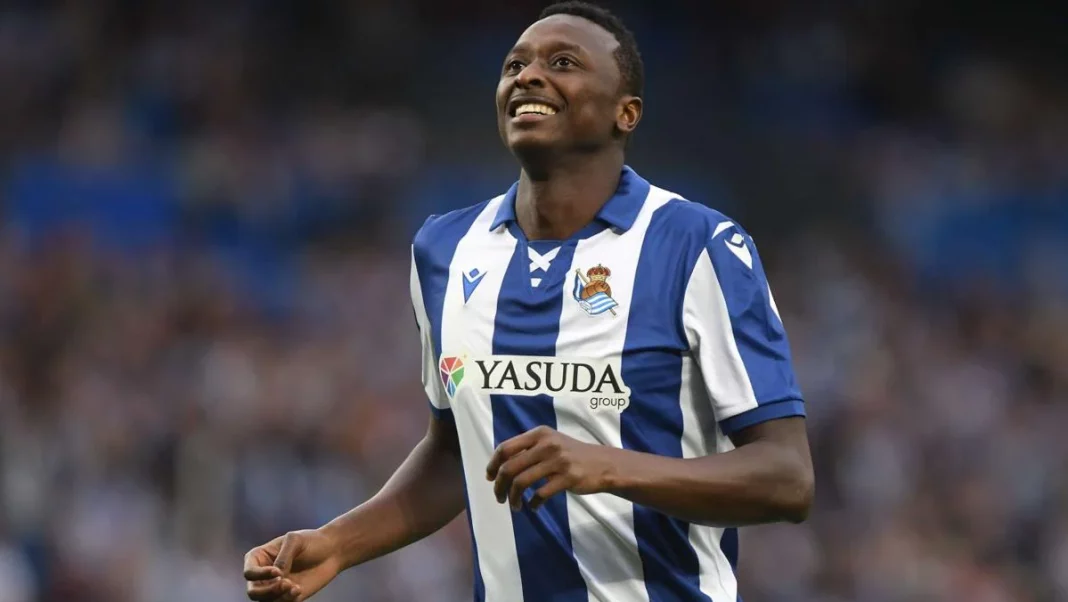 Sadiq da pie a una operación clave de la Real Sociedad tras el plantón del Valencia CF. Fuente: Agencias