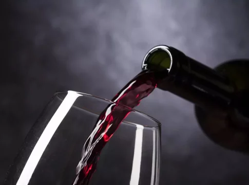 Un experto en vinos analiza la botella de Mercadona 'Caperucita Tinta' Un experto en vinos analiza la botella de Mercadona 'Caperucita Tinta'