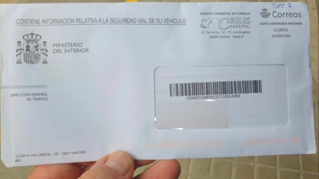 Un padre manda a su hija una foto de una carta de la DGT y ocurre la magia 12 Un momento de alegría inesperado
