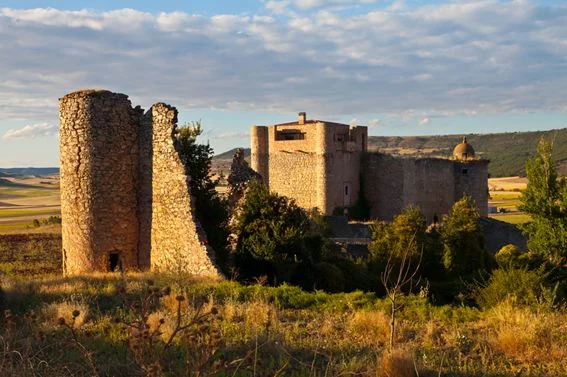 No es Brihuega, pero este pueblo de Guadalajara a una hora de Madrid es pura magia 80 Un pueblo con la historia de un linaje y un castillo