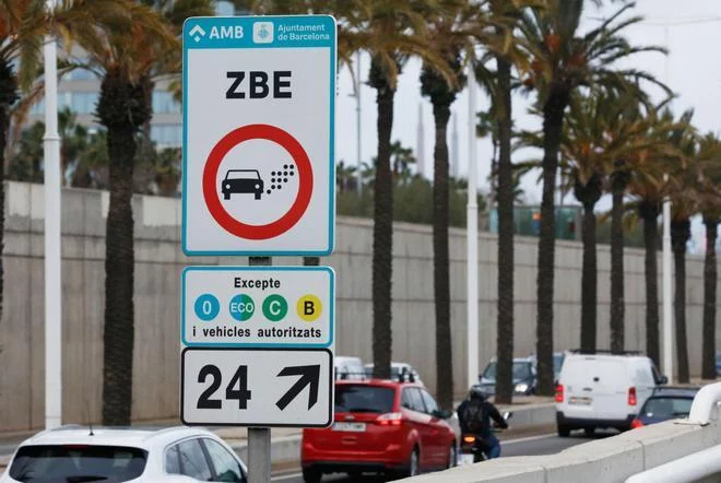 Fácil y claro: Los coches que pueden circular en las ZBE de Madrid en 2025