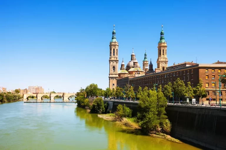 Zaragoza, una joya del Ebro para descubrir y disfrutar