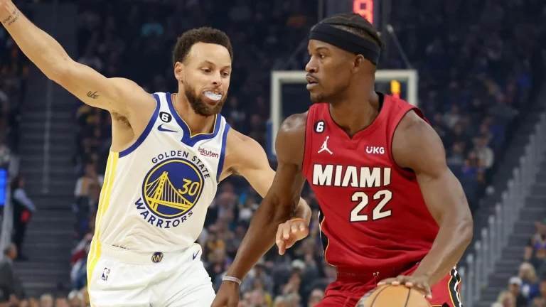 Los Warriors eligen entre LaVine y Jimmy Butler