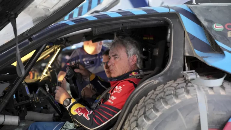El futuro de Carlos Sainz tras la debacle del Dakar 2025
