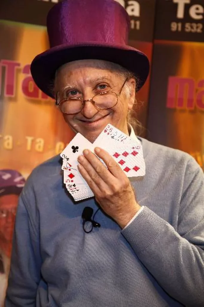 Qué fue de Juan Tamariz, el famoso mago de las manos deformadas y el "nianianianaaa" 1 juan tamariz mago espanol