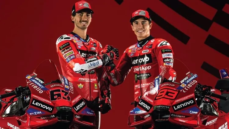 Bagnaia recurre a Rossi para desestabilizar a Márquez: la estrategia de Ducati para 2026 2 Marc Márquez Ducati 2025 Pecco Bagnaia