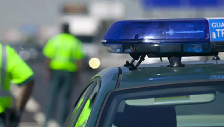 La DGT lo impone: Si no llevas esto en tu auto, la multa será inevitable