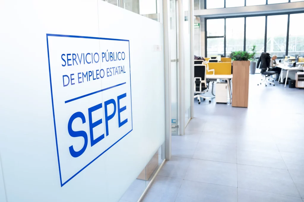 El SEPE tiene una ayuda para quienes no superen los 900 euros de salario 2 Ayuda SEPE 900 euros Fuente: Europa Press