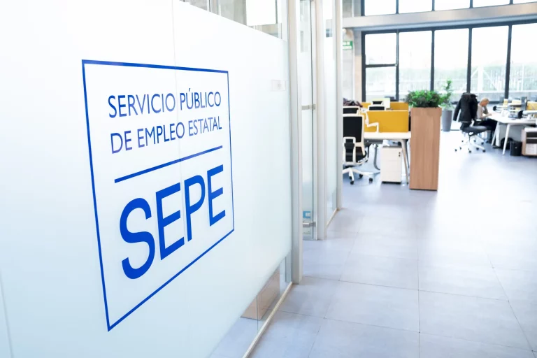 Nueva ayuda del SEPE para mujeres: 480 euros mensuales y mínimos requisitos