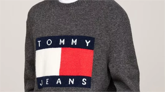 Lacoste, Tommy Hilfiger, Adolfo Domínguez… Elige la prenda perfecta para aprovechar las rebajas de invierno de El Corte Inglés 5 tom jeans suda