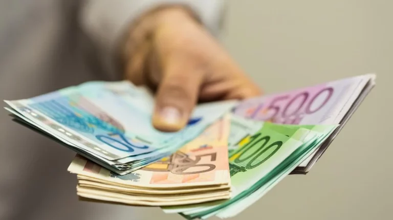 Las transferencias bancarias cambian en 2025 y así te afecta