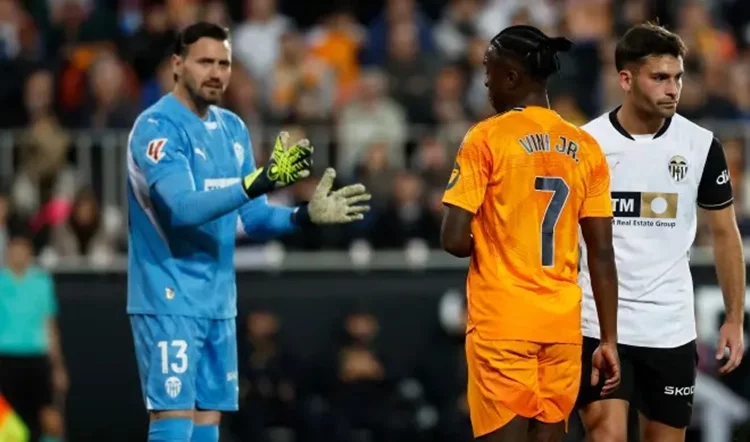 Juanma Castaño revienta la COPE tras la sanción a Vinicius 1 Vinicius Valencia Juanma Castaño