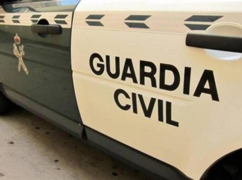 Guardia Civil: Un detenido en Valencia tras una amenaza de poner bombas en centros escolares de la provincia Un detenido en Valencia tras una amenaza de poner bombas en centros escolares de la provincia