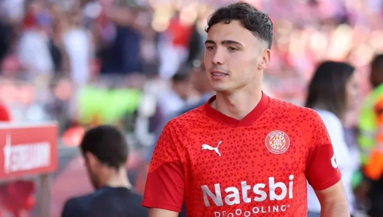 Arnau Martínez mete en un lío al Girona FC con el mercado cerrado