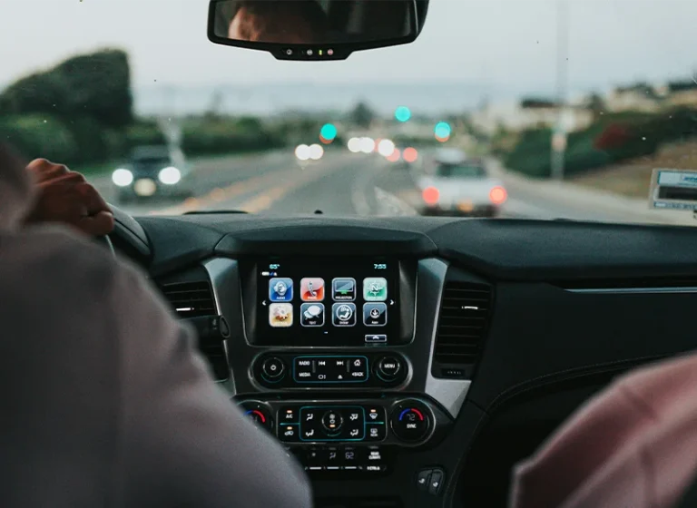 Android Automotive recibe una gran actualización con más de 70 apps y juegos para coches