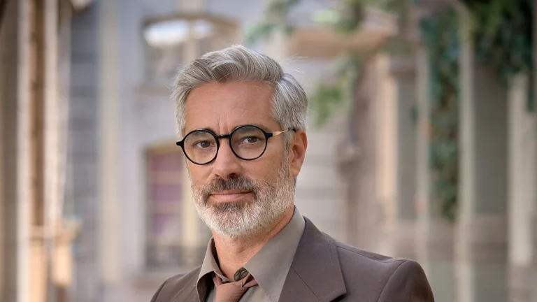 El actor Adriá Collado habla de lo que de verdad pasó con Fernando y Mauri en 'Aquí no hay quien viva' 