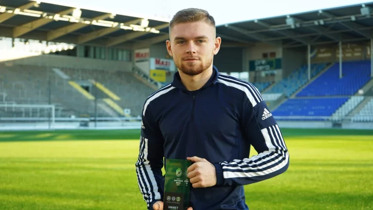 El extraño fichaje del Valencia CF para reforzar el filial