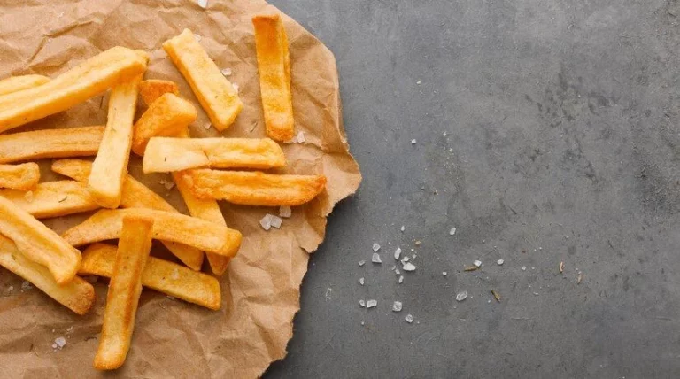 El ingrediente secreto que los chefs usan para que las patatas fritas queden crujientes y riquísimas