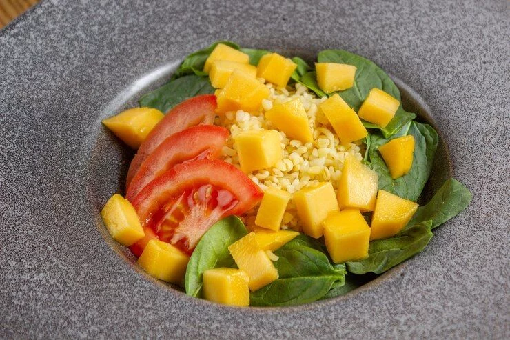 Ensalada tropical de mango: la receta fresca y deliciosa que no querrás dejar de probar