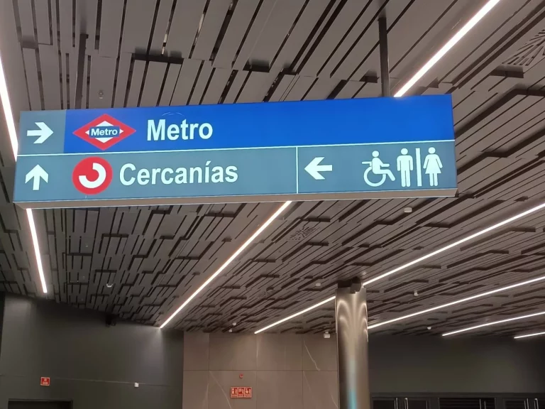 Madrid inyecta 36 M€ a Metro mientras Puente abandona Cercanías