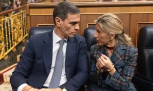 El presidente del Gobierno, Pedro Sánchez y la vicepresidenta segunda y ministra de Trabajo, Yolanda Díaz, durante una sesión de control, Congreso de los Diputados, a 12 de febrero de 2025, en Madrid (Fuente: Agencias).