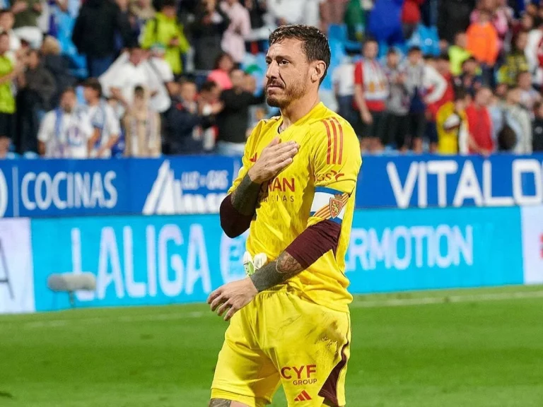 Cristian Álvarez pone patas arriba el cierre del mercado en el Real Zaragoza