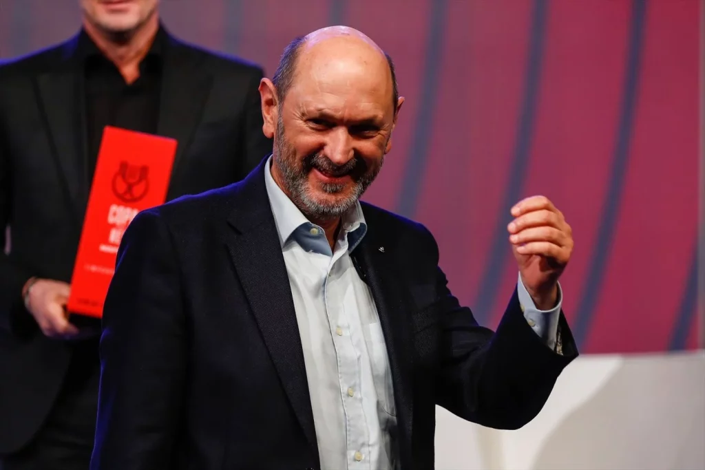 González Vázquez y Alonso Fernández, las alternativas