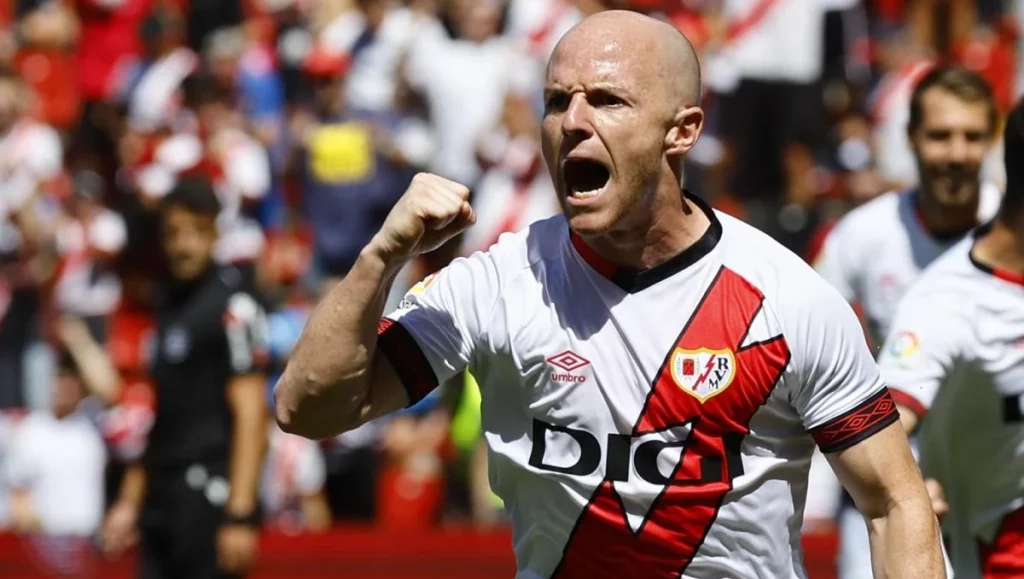 Isi Palazón tiene un ofertón para salir del Rayo 106 Isi Palazon trayectoria e1738446109697