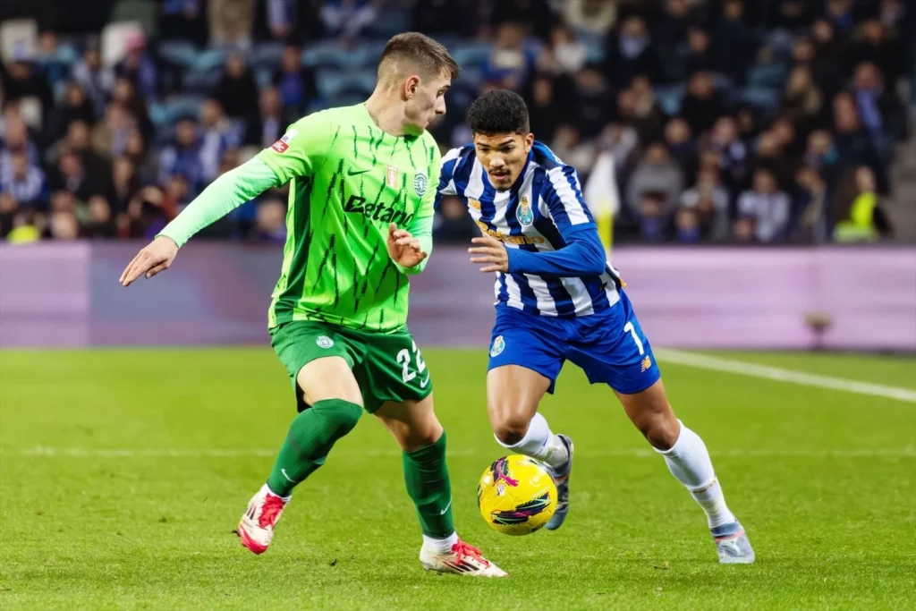 Manuel Pellegrini soluciona de raíz un recurrente problema del Betis 90 Iván Fresneda