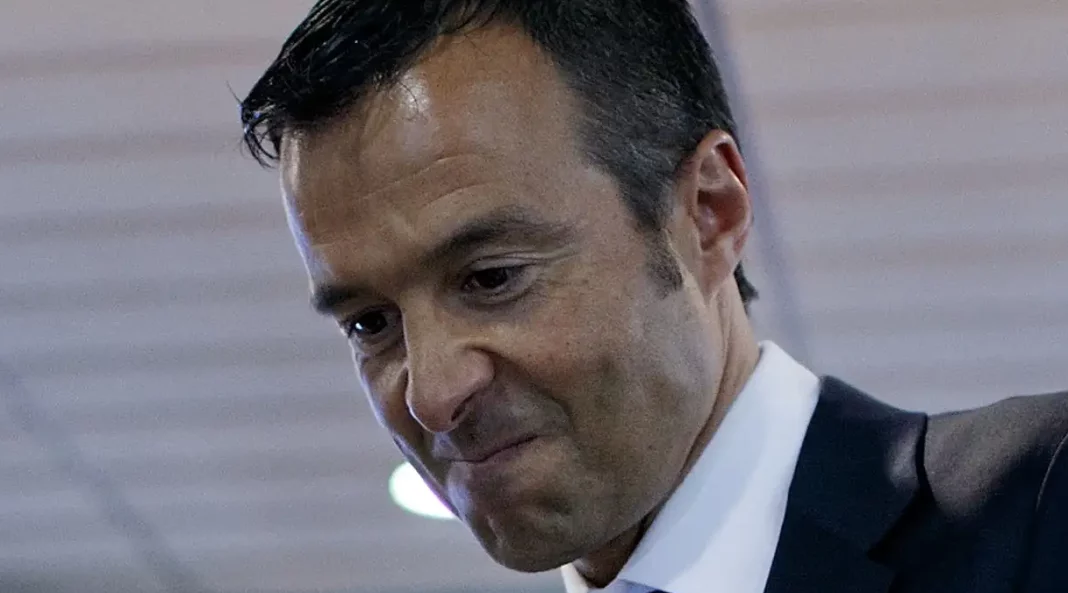 Jorge Mendes quiere endosar al FC Barcelona un fichaje de 25 kilos Fuente: Europa Press