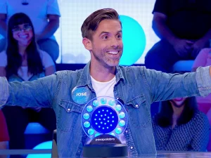 José Yélamo denuncia el acoso con un premio a la periodista que señaló al CEO de Canal Sur