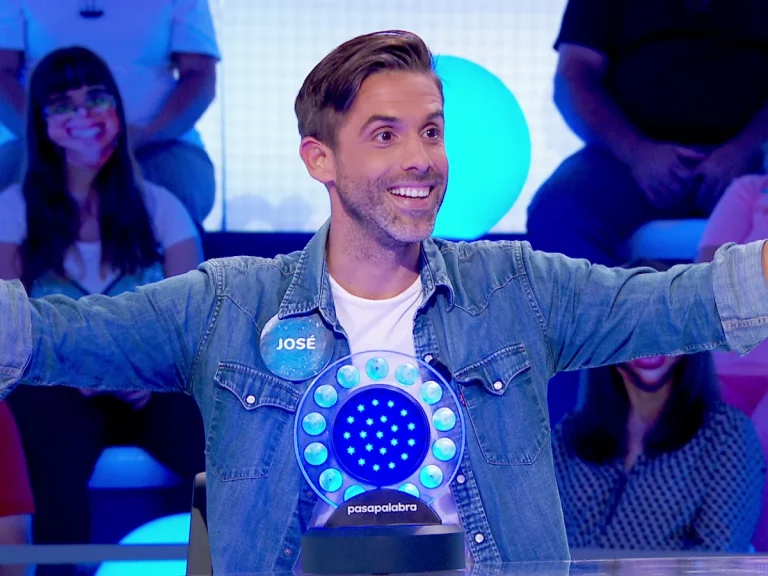 José Yélamo denuncia el acoso con un premio a la periodista que señaló al CEO de Canal Sur