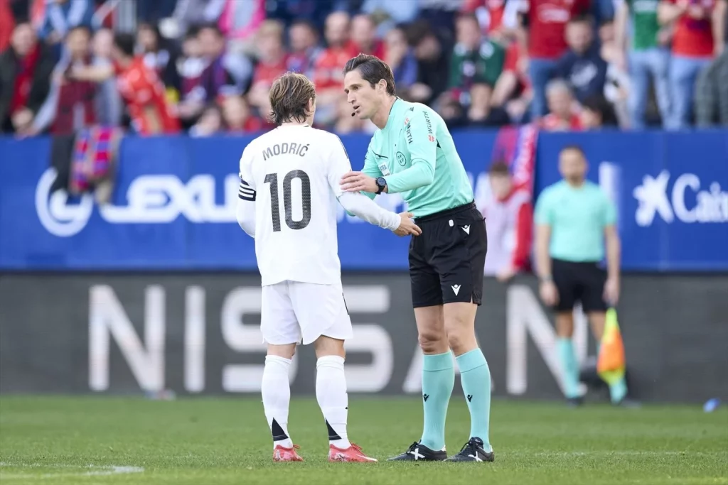 Munuera Montero paga los platos rotos tras el tsunami del Real Madrid al CTA 92 La RFEF promete un análisis exhaustivo