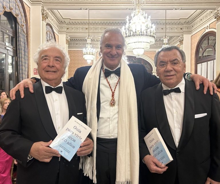 La diplomacia distingue como embajadores a Los del Río y al doctor Manuel de la Peña en el Alfonso XIII