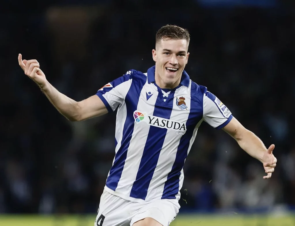 Amenazan con otro caso Odegaard en la Real Sociedad: se va a la Premier, no es Zubimendi 1 Luka Sucic puede protagonizar otro caso Odegaard en la Real Sociedad. Fuente: Agencias