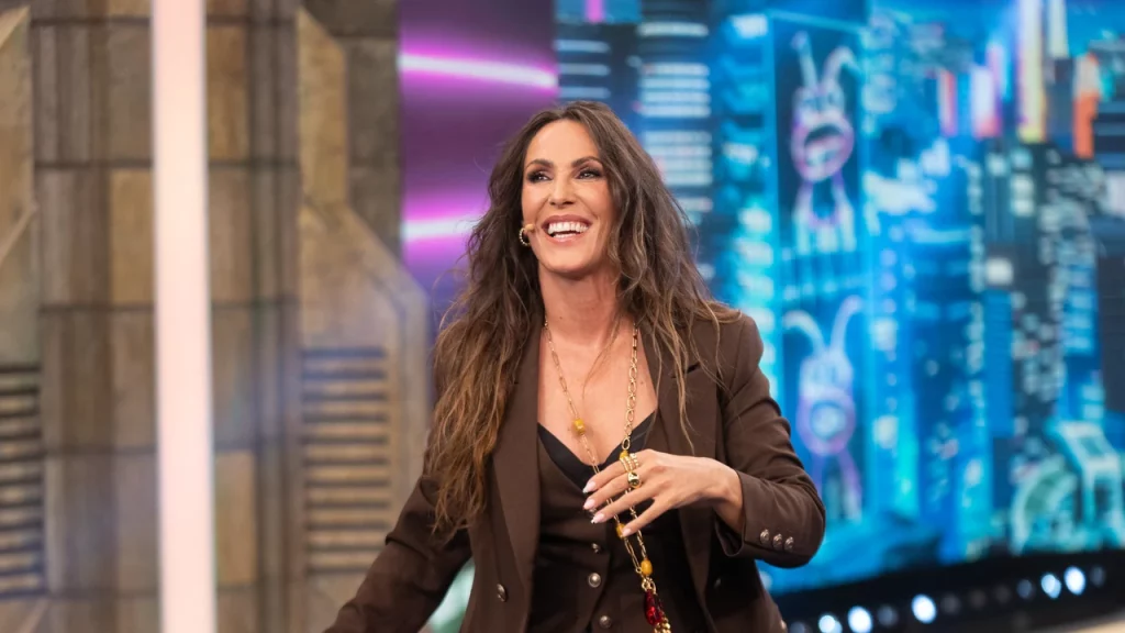 Malú paraliza el programa con su baile. Imagen: Antena 3