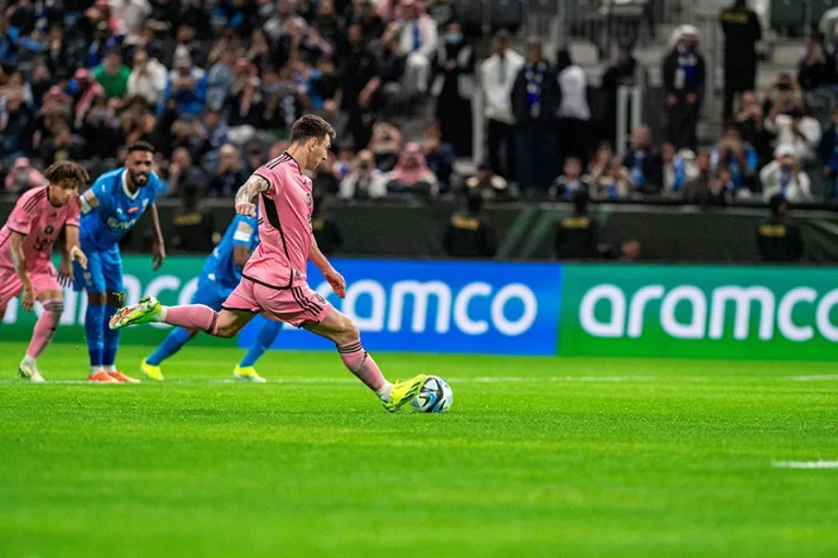 Messi recibe multa ejemplar de la MLS por agarrar por el cuello a un rival
