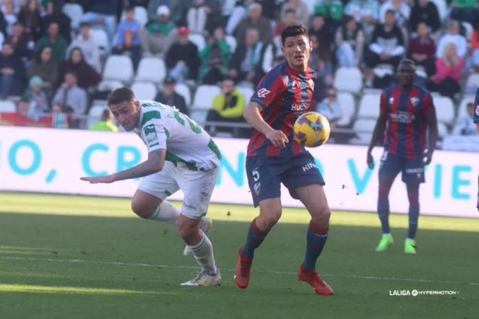 Osasuna sospecha que Areso se va al Athletic: ya tienen sustituto 1 Miguel Loureiro Jesús Areso