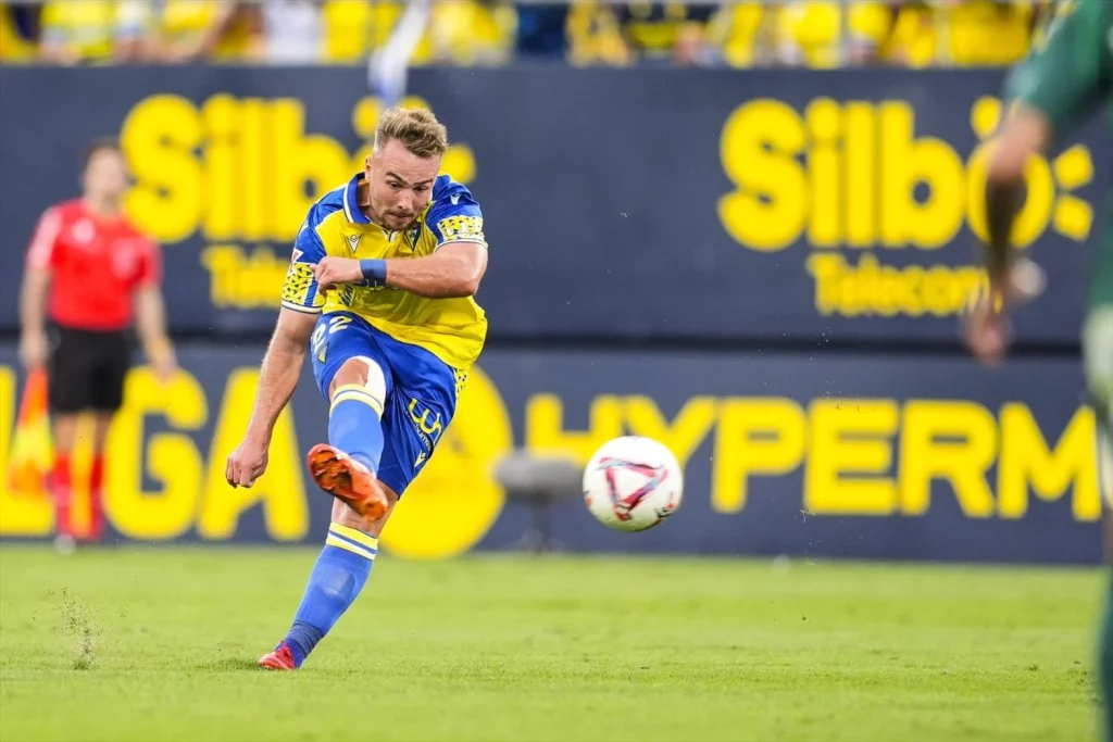 La UD Las Palmas recibe una oferta formal del Celta por Moleiro. Fuente: Agencias