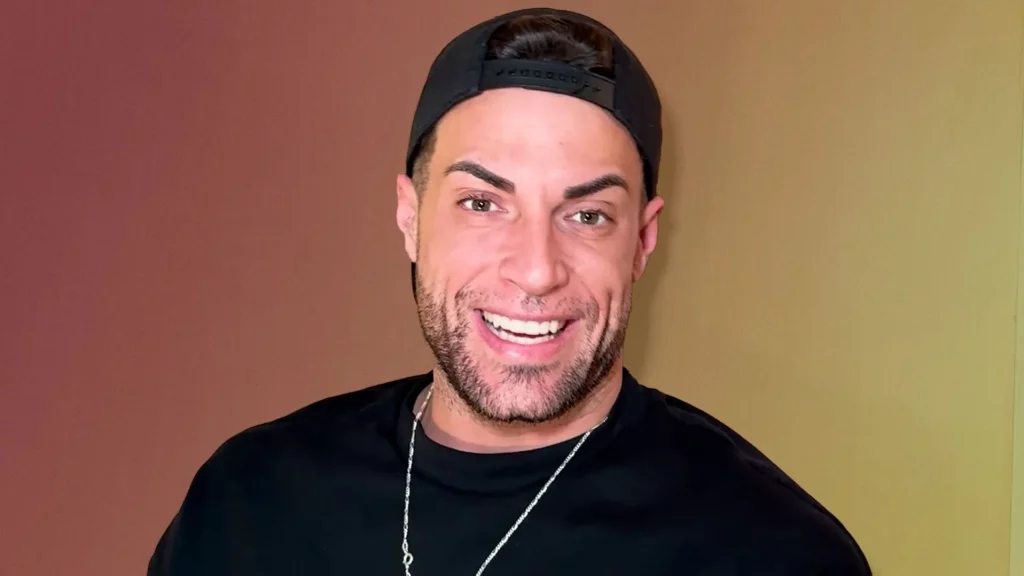 La premonición sobre Montoya de 'La Isla de las Tentaciones' que hizo María Teresa Campos 29 Montoya ¡El más controversial en ‘La Isla de las Tentaciones’!. Fuente: Imagen de Telecinco