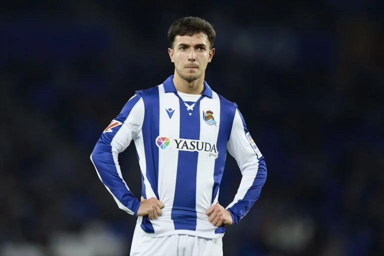 Zubimendi frena su salida al Arsenal ante la insistencia de Xabi Alonso