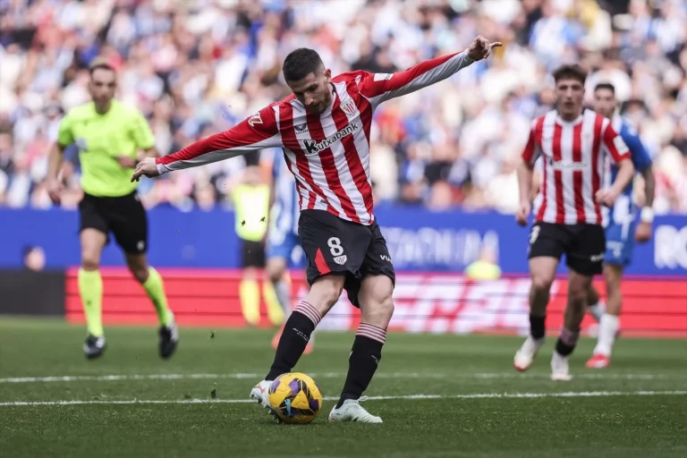 La política de fichajes del Athletic hace explotar a Osasuna