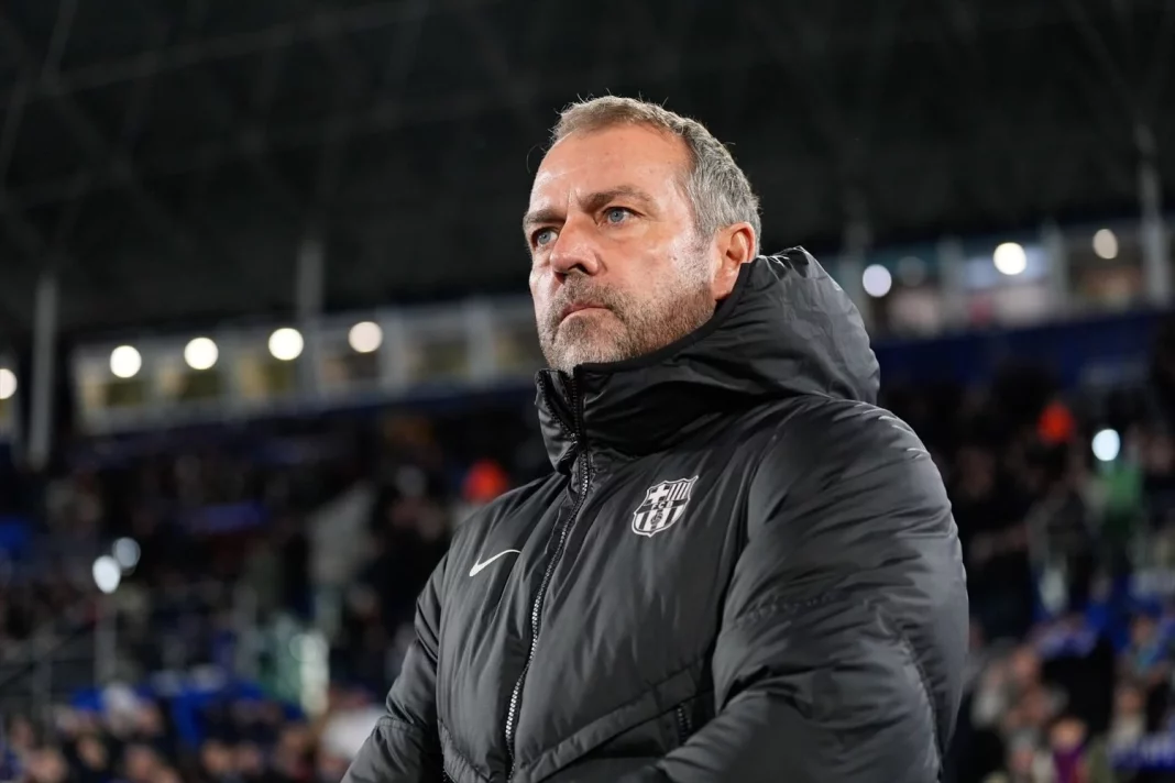 Hansi Flick tiene un cara a cara demoledor con un crack del FC Barcelona: no juega más Fuente: FC Barcelona