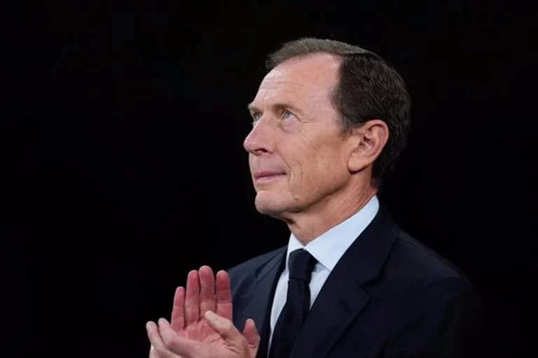 La sonrisa de Butragueño tras el sorteo de la Copa del Rey