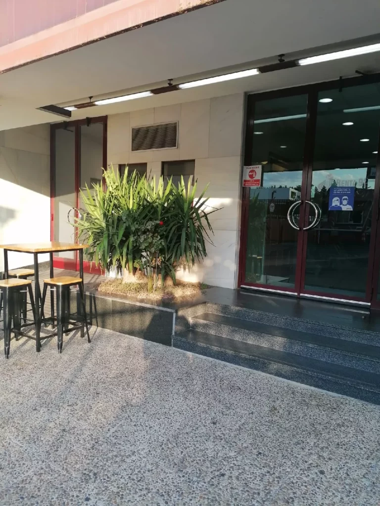 entrada academia policia