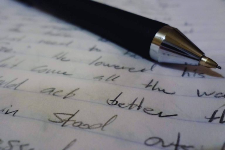 El papel clave de un perito grafólogo en la resolución de conflictos