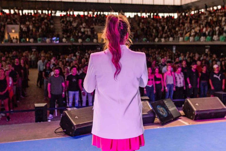 Del empleo sin propósito a una vida ayudando a otros; la transformación profesional que está ganando fuerza