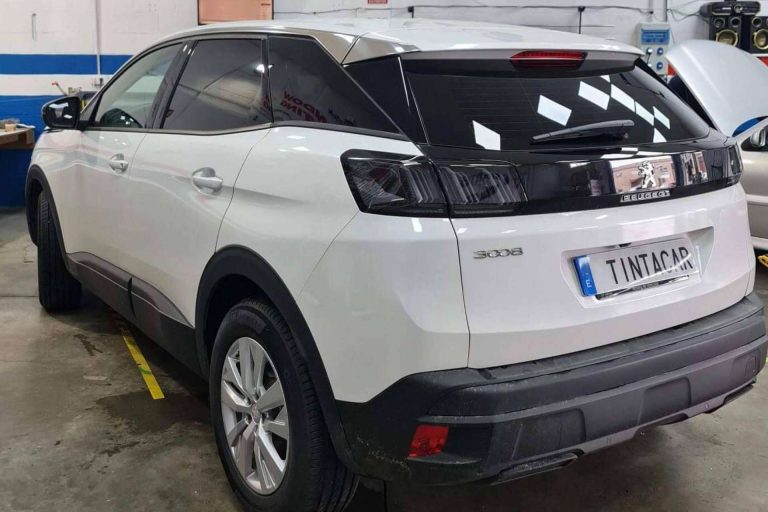 El tintado de lunas, una solución eficaz para proteger a los niños del calor y los rayos UV en el coche