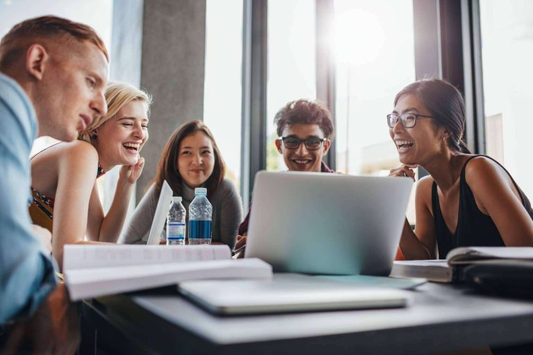 Alianzas estratégicas revolucionan la formación de la Universidad Pública